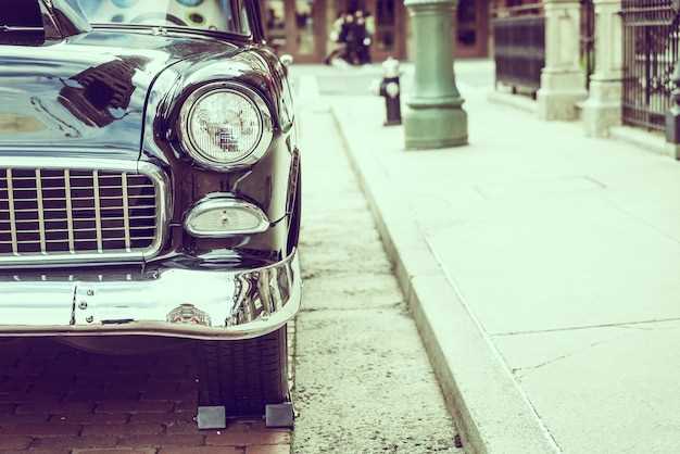 Роль Cadillac в американской автомобильной индустрии: конкуренция и статус